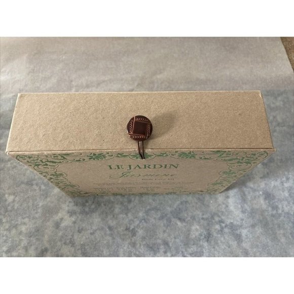 LE JARDIN Jasmine Body Care Kit 4 Pieces in Beautiful Gift Box Brand New Sealed - Picture 9 of 11